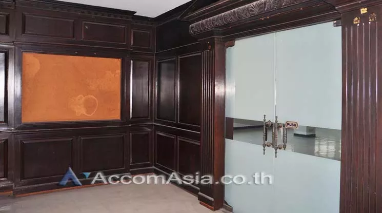  1  Office Space For Rent in Sukhumvit ,Bangkok BTS Nana at Comfort high rise AA10560
